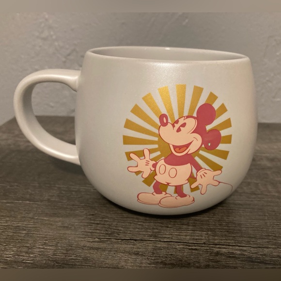 Disneys Mickey & Minnie Mouse Sunburst Coffee Mug - Picture 5 of 7